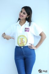 Sonal Chauhan Interview About Size Zero